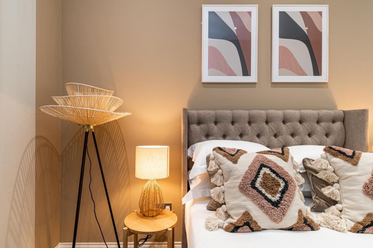 Chelmsford Lofts - High-Spec Luxury Apartments Jesmond Luaran gambar
